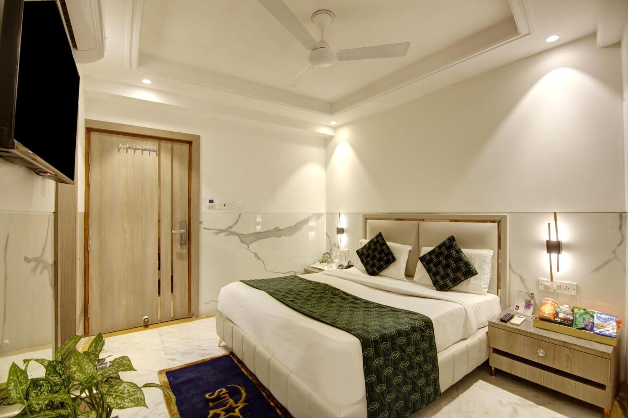 Hotel Transit International- Aerocity Delhi Airport Neu-Delhi Exterior foto