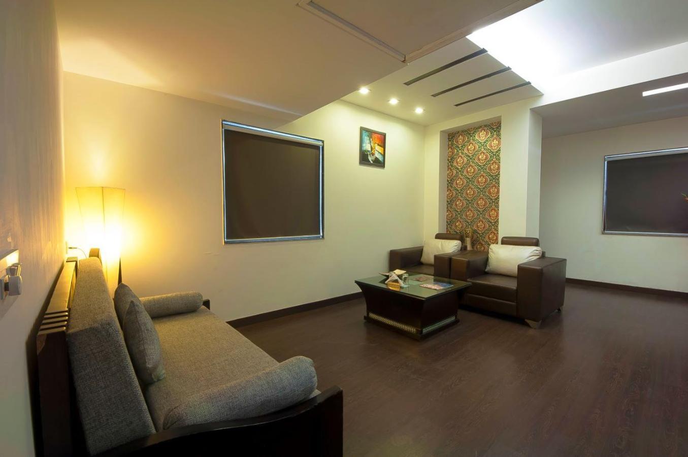 Hotel Transit International- Aerocity Delhi Airport Neu-Delhi Exterior foto